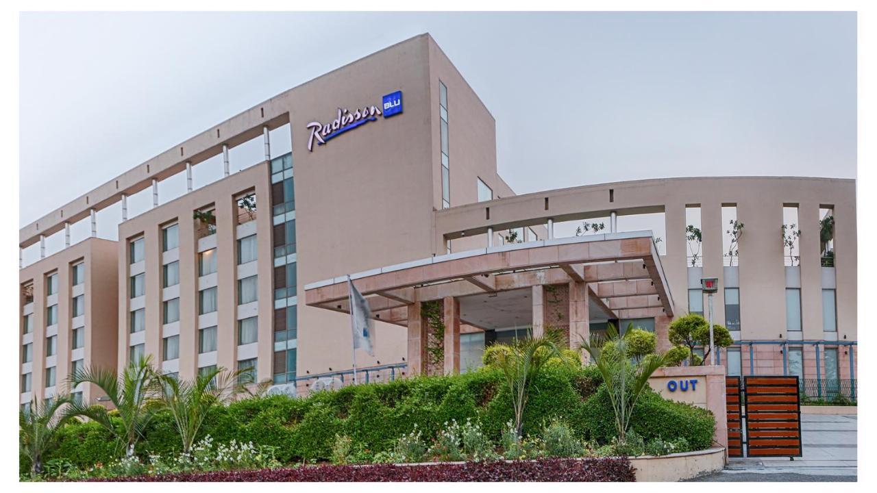 Radisson Blu Hotel Rudrapur מראה חיצוני תמונה